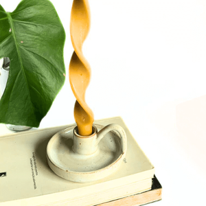 Castiçal de Cerâmica com Alça Teodora - Casa Toco