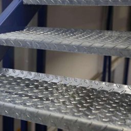 Chapa Xadrez de Aluminio ( Antiderrapante) Esp. 2,7mm -3 X 1,25m - 7