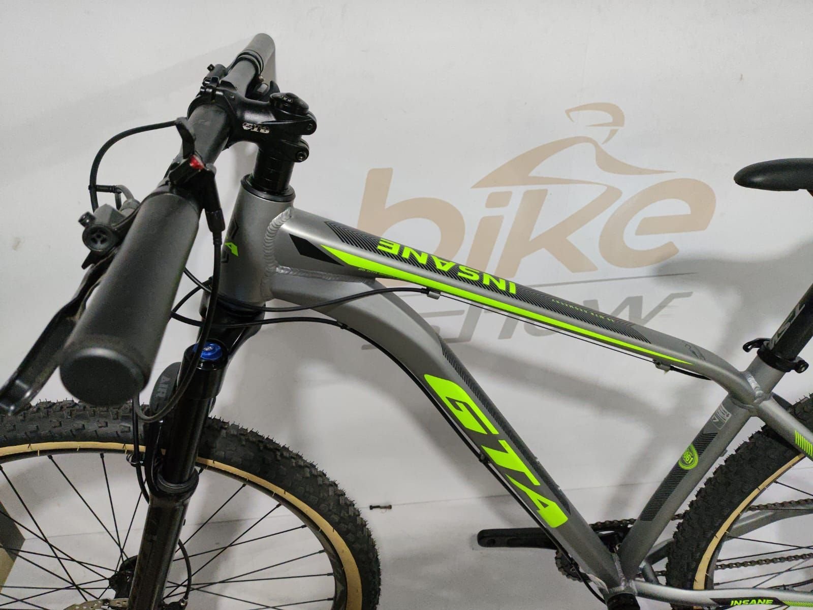 Bicicleta GTA Insane aro 29 - 11v Shimano Deore - Freio Shimano