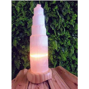 Luminária Selenita Bruta 30cm - Base de Madeira Clara - Bivolt