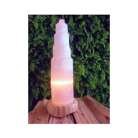 Luminária Selenita Bruta 30cm - Base de Madeira Clara - Bivolt