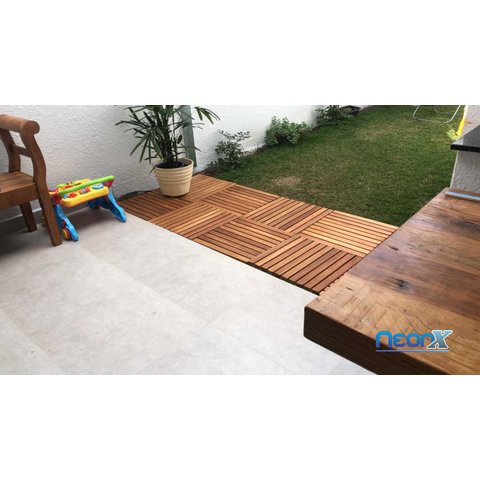 Deck de Madeira Modular 40x40 Cm Neonx com Pintura Neonx:osmocolor Cedro Semi Trans