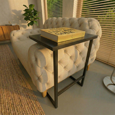 Mesinha Lateral Apoio Sofa Pés de Ferro Industrial Preto