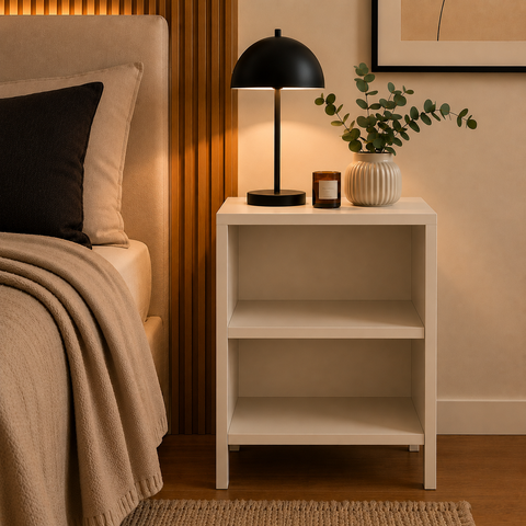 Mesa de Cabeceira 100% MDF, Nicho Aberto com Prateleira - Robusta, Funcional e Moderna