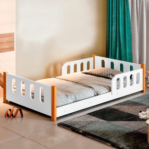 Cama Montessori Infantil com Grade de Proteção Branca Camila Divaloto