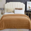 Ver imagem 2 de Cobertor Veneza Queen Manta Ultrasoft Premium Listrada Extra Macia - Caramelo