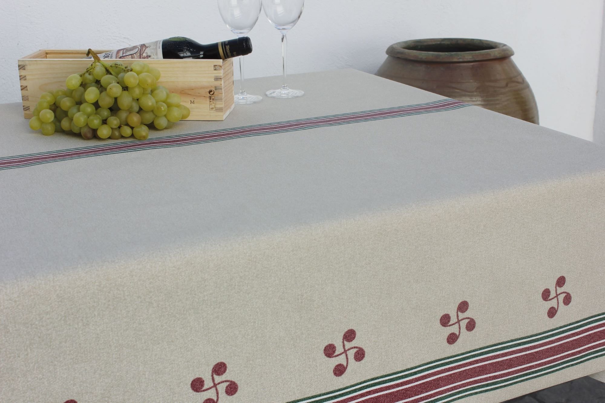 Toalha de mesa anti-manchas Ameztoy Bordo Portocale Home AmeztoyRojo 1.40x1.40m