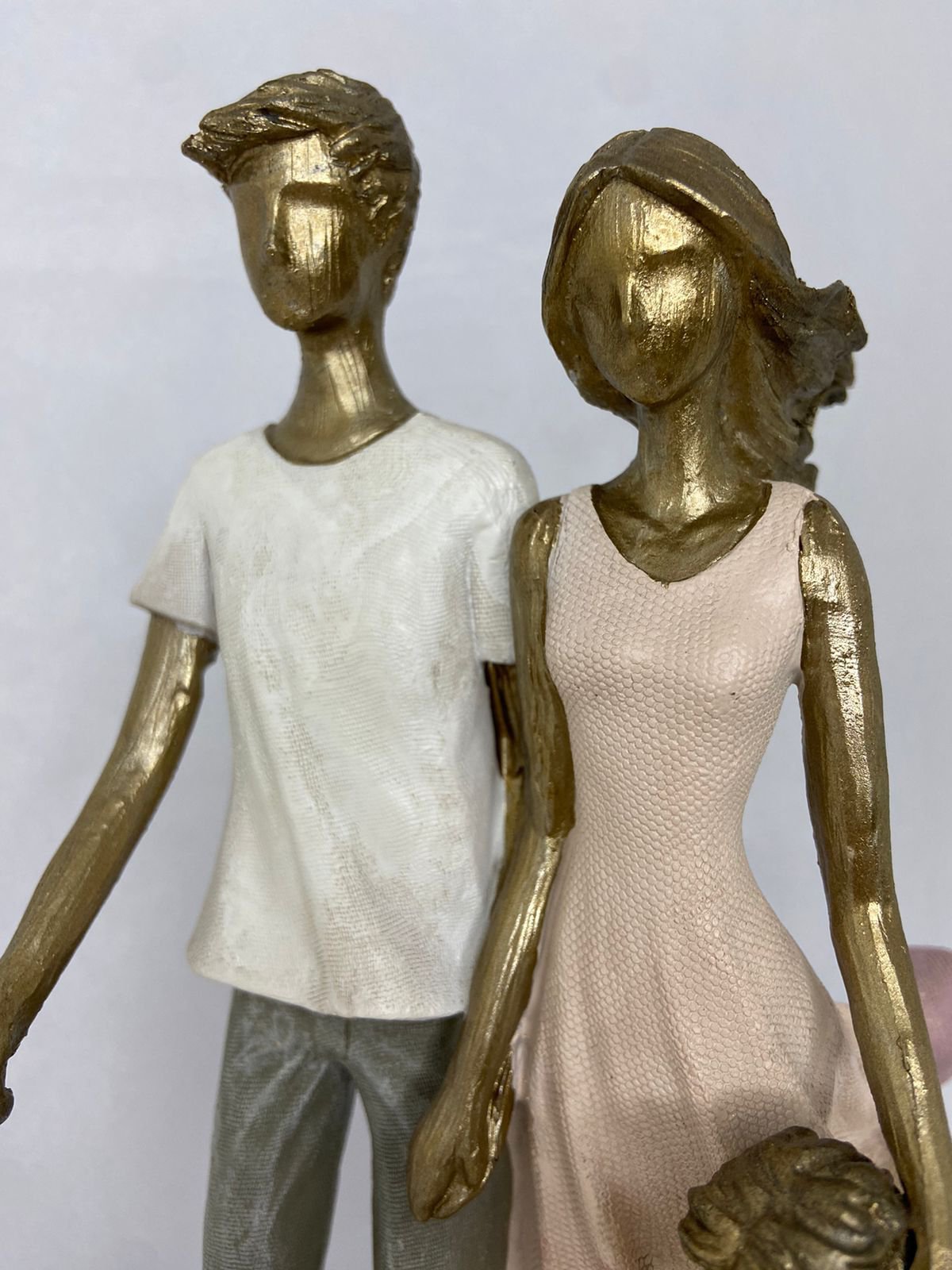 Escultura Decorativa Em Resina Pai E Mãe Com Filho E Pet 25cm|Luart´s Decor Espressione - 4