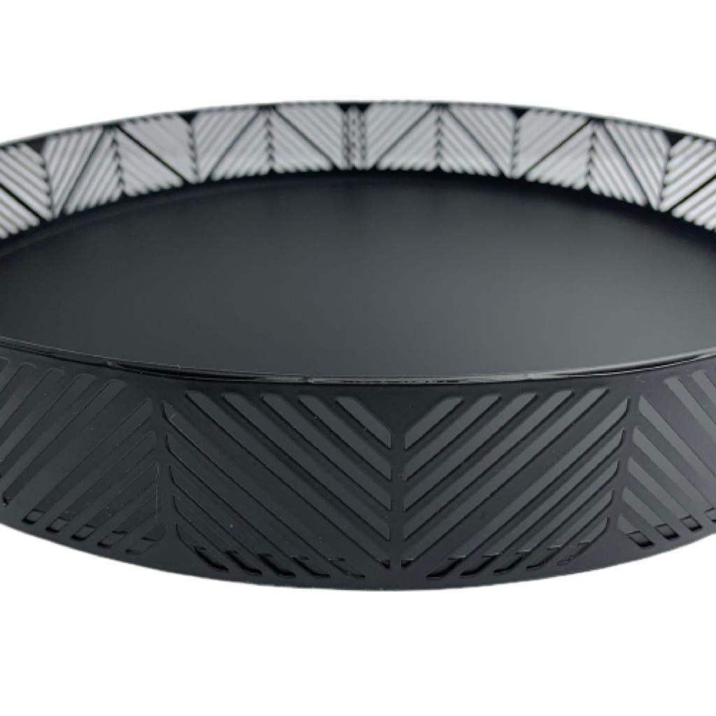 Bandeja decorativa grande redonda preta de metal trabalhada - 2