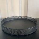 Ver imagem 4 de Bandeja decorativa grande redonda preta de metal trabalhada