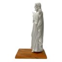 Ver imagem 2 de Escultura Jesus em Po de Marmore na Base em Madeira 28,5cm