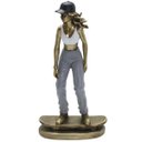 Ver imagem 1 de Escultura Decorativa Skatista Mulher Estatueta Resina 26cm