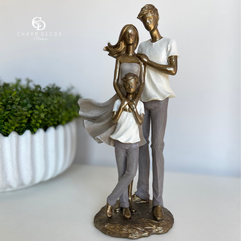 Escultura Decorativa Casal e Filho Dourado e Branco - 2