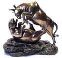 Ver imagem 3 de Estatueta Touro Urso Metáfora de Wall Street Veronese 77493