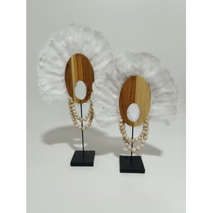 Kit Peça Decorativa Colar Chipre Penas Cor Branco para Sala Quarto Escritório Aparador Hall de Entra