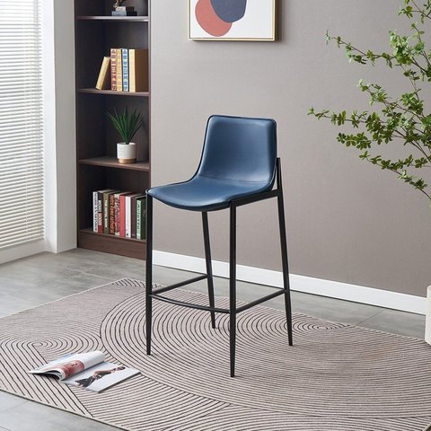 Banqueta para Cozinha em Courino e Base Aço Eulália