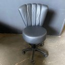 Ver imagem 2 de Cadeira Mocho Pétala Corino Preto - In9 Decor