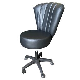 Cadeira Mocho Pétala Corino Preto - In9 Decor - 1