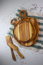 Ver imagem 3 de Tábua Gold Orgânica M para Servir com Cabo e Rebaixo – Madeira de Teca 33x24x2cm